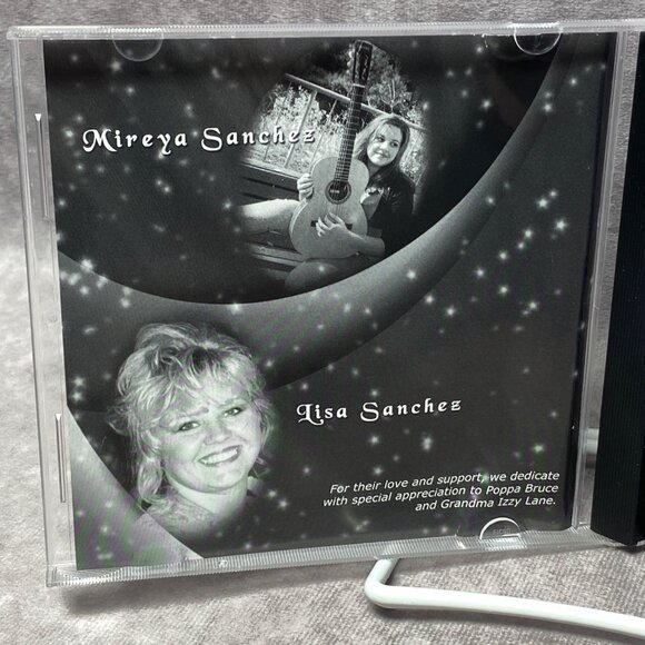 A Leavenworth Christmas CD By Lisa Sanchez & Mireya Sanchez Washington State - Picture 4 of 6